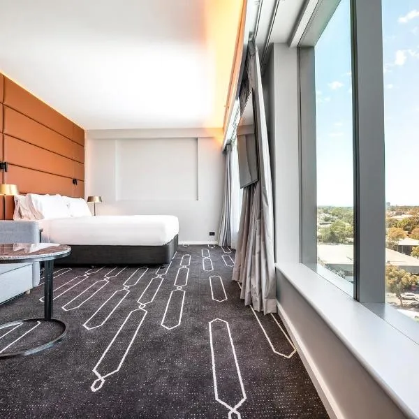 Crowne Plaza Sydney Airport by IHG，位于悉尼的酒店