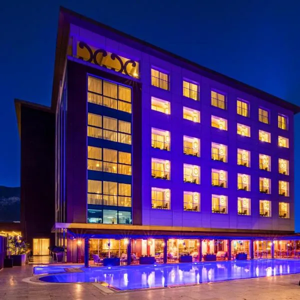 Grand Pasha Hotel & Spa Kyrenia，位于Kazaphani的酒店