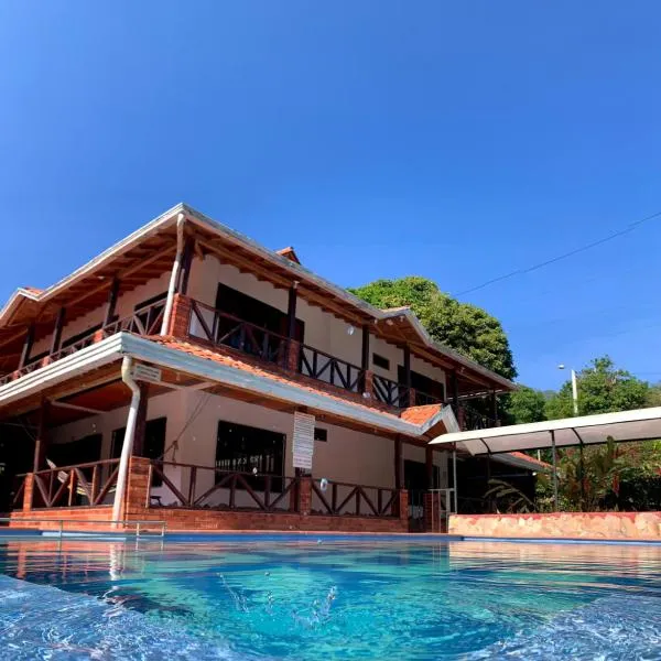 Casa Campestre Las Nieves，位于Mogotes的酒店