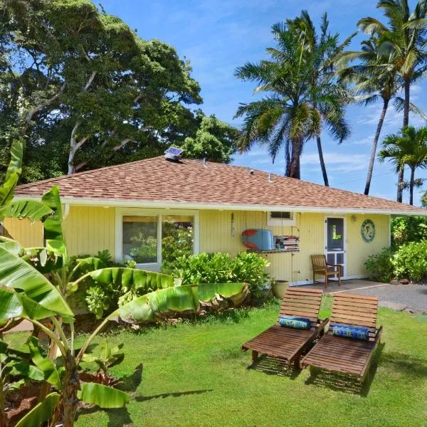 Melemele Kapaa Cottage 1 Block to Beach!，位于卡帕阿的酒店