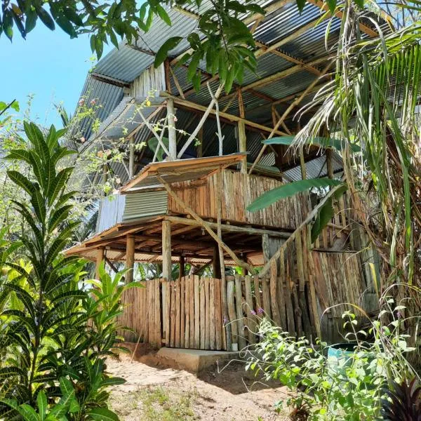 La Muñequita Lodge 2 - culture & nature experience，位于Camíbar的酒店
