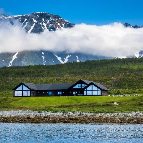 Lyngen Experience Lodge，位于Sørlenangen的酒店