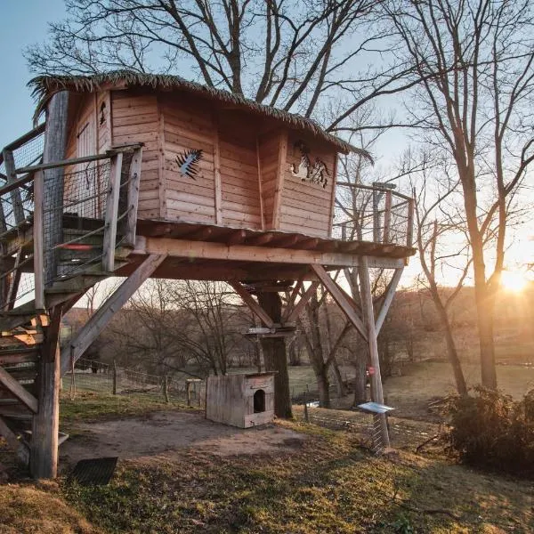 Treehouse Křemílek，位于Vysoký Chlumec的酒店