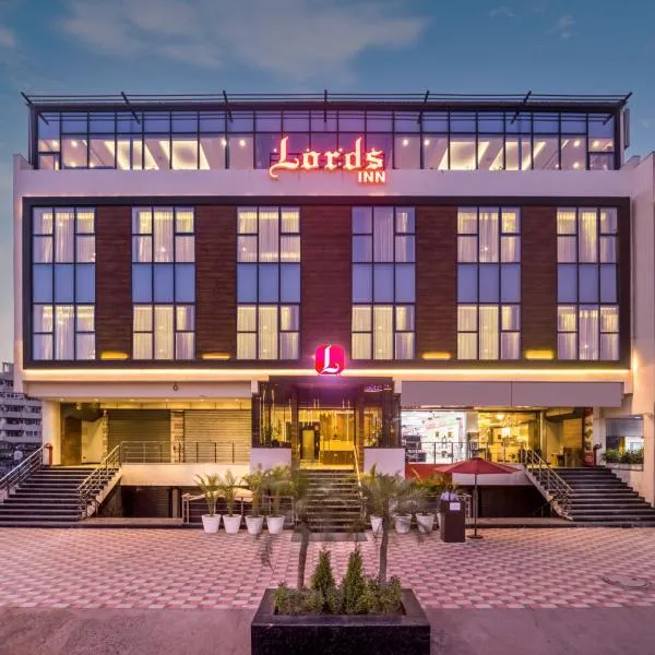 Lords Inn Chandigarh Zirakpur，位于Rāmgarh的酒店