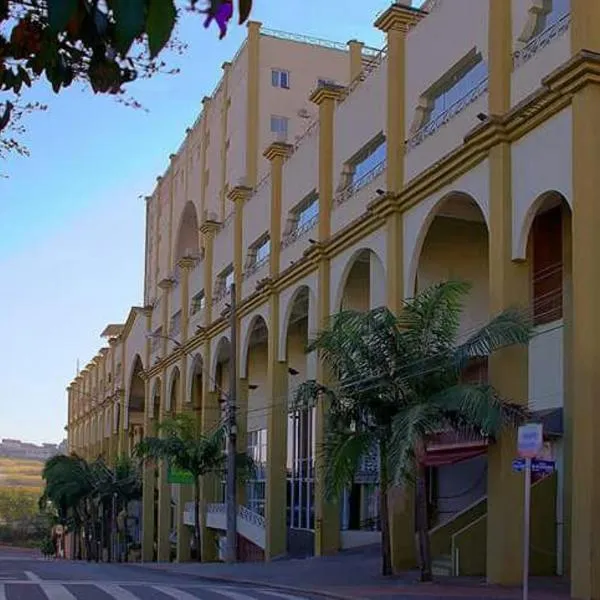 Saint James Palace Hotel，位于Pederneiras的酒店