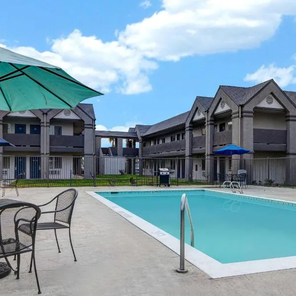 巴顿威洛市中心6号汽车旅馆，位于巴顿威洛的酒店