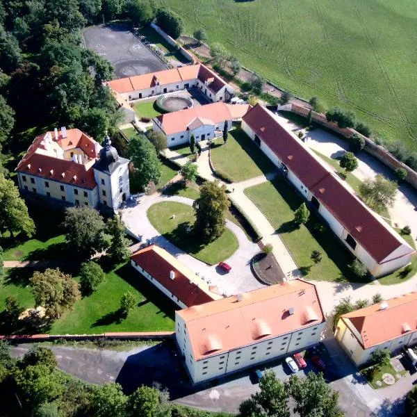Pytloun Chateau Hotel Ctěnice，位于拉贝河畔布兰迪斯-斯塔拉博雷斯拉夫的酒店