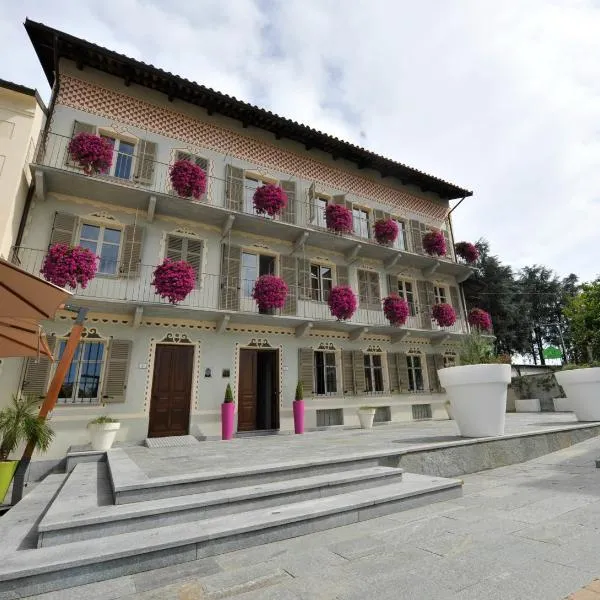 卡萨阿梅日卡尼酒店，位于Vezza d'Alba的酒店