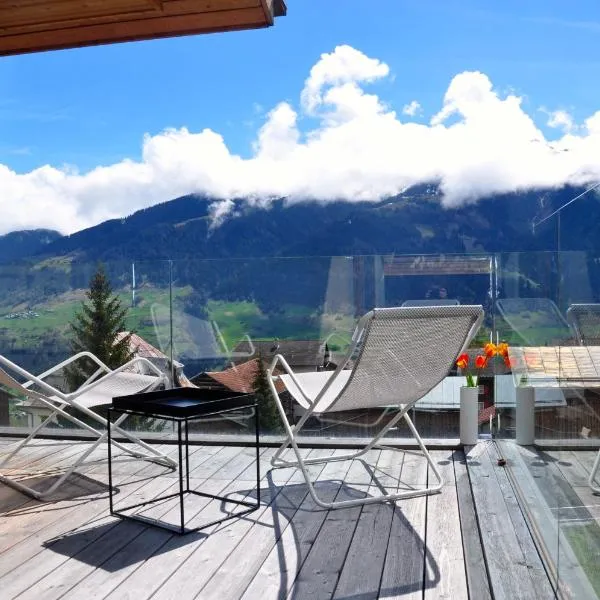 Panoramic Ecodesign Apartment Obersaxen - Val Lumnezia I Vella - Vignogn I near Laax Flims I 5 Swiss stars rating，位于Vella的酒店