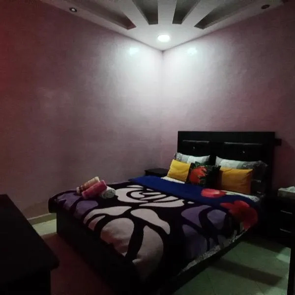 Chambre privé private room Aéroport Mohamed 5，位于Derroua的酒店