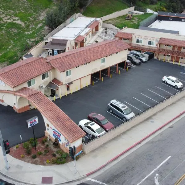 New American Inn & Suites，位于安纳海姆的酒店