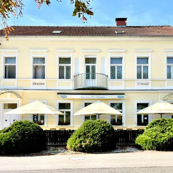 伍诺瓦库膳食公寓，位于Milešov的酒店