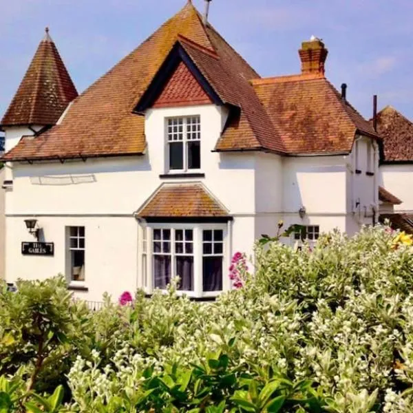 Quirky Lyme Regis Apartment Near Beach，位于莱姆里吉斯的酒店