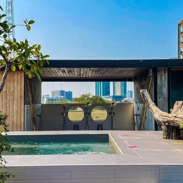 Blu Cabin Ari Stylish Gay Poshtel，位于曼谷的酒店