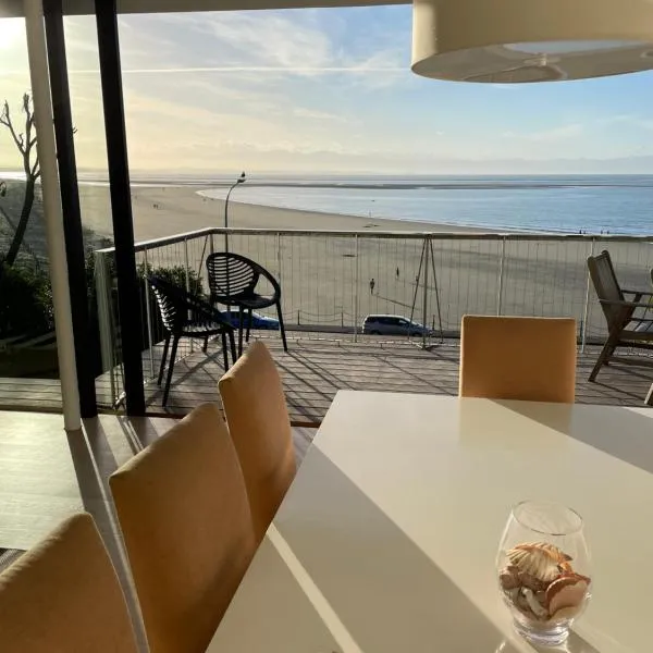 WATERFRONT Home，位于纳尔逊的酒店