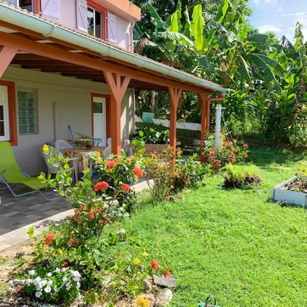 Charmante maison à Rivière-Salée avec jardin privatif，位于Rivière-Salée的酒店