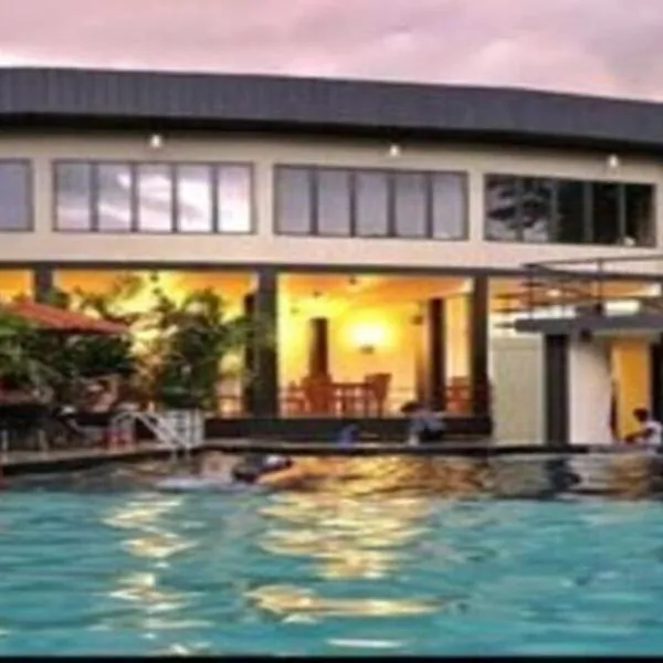 Garden Beach Hotel Kalutara，位于Etagama的酒店