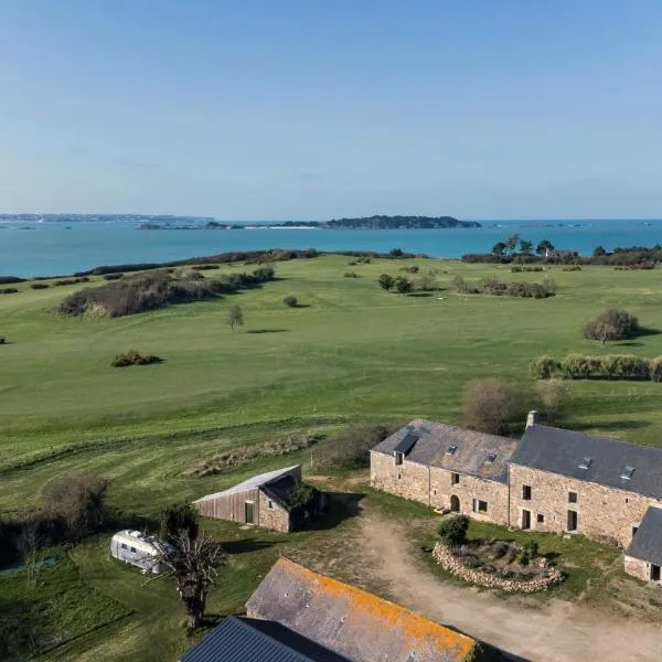 La Ferme du golf, gîte atypique et artistique，位于朗西厄的酒店