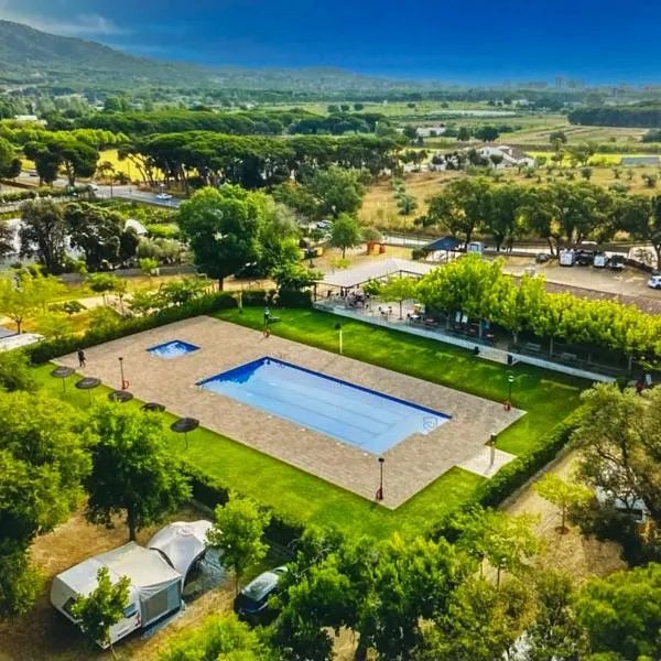 Camping Castell D'aro，位于普拉加德阿罗的酒店
