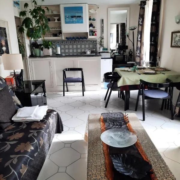 Appartement de charme sur le Port de Marseillan，位于马瑟伊兰的酒店