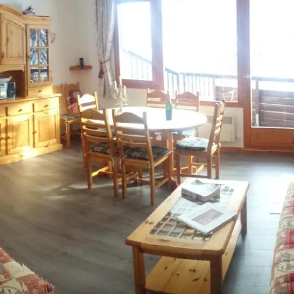 Appartement en résidence skis aux pieds avec sauna，位于谷雪维尔的酒店