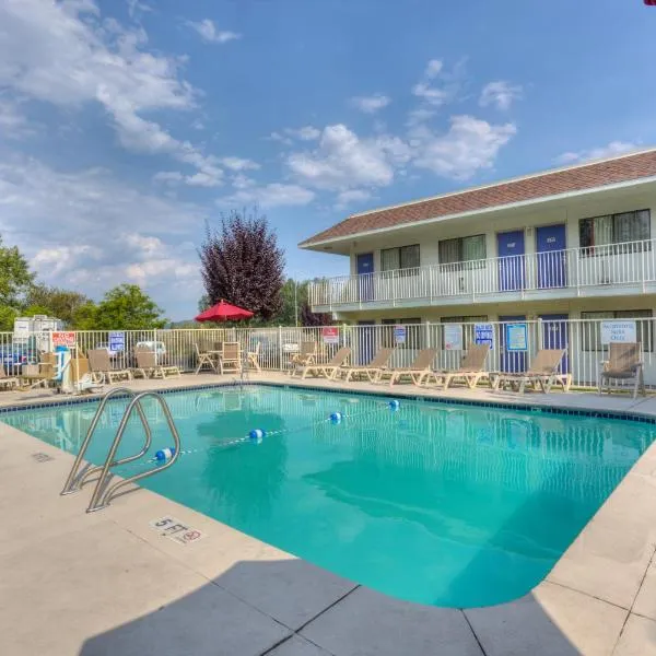 东波特兰6汽车旅馆 - 特劳特代尔，位于特劳特代尔的酒店