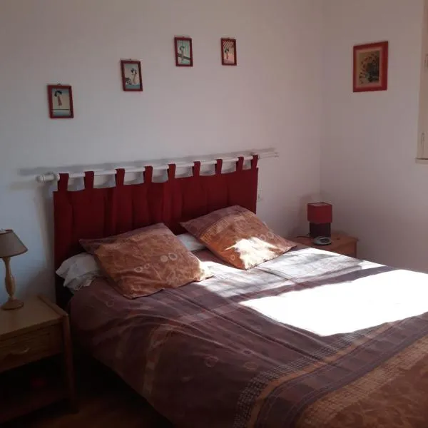 Chez Fabienne Th，位于Boussens的酒店