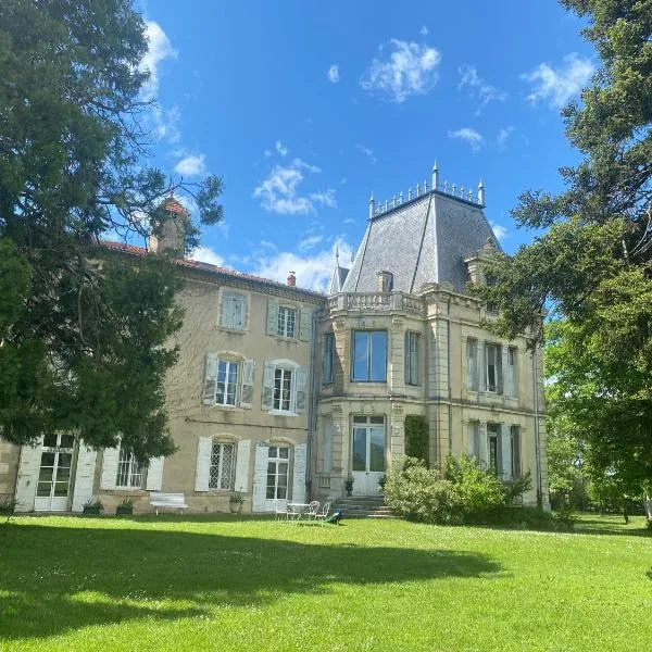 Chateau de Vaugelas - Charmant domaine près de Valence，位于Saint-Vincent-la-Commanderie的酒店
