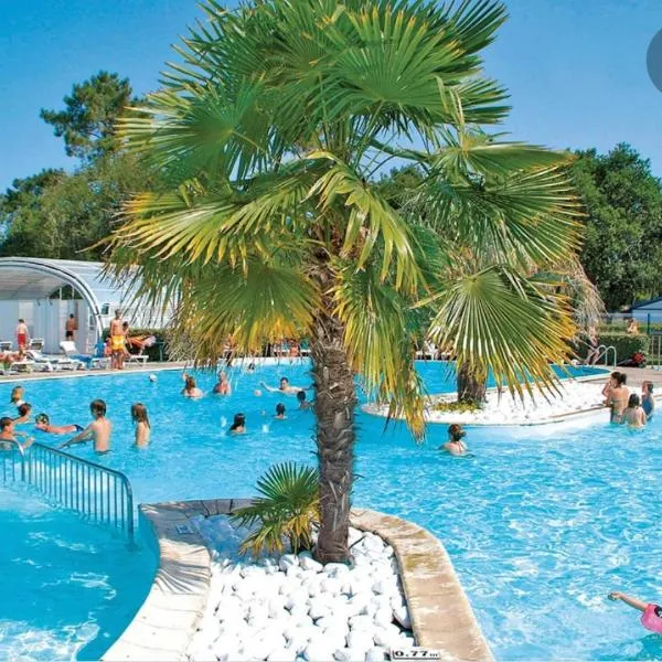 Camping les viviers Super Mobilhome，位于Claouey的酒店
