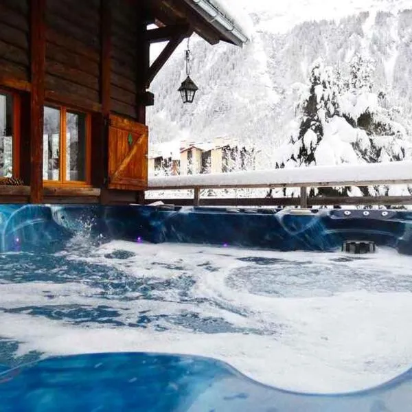 Chalet Falcon With Hot Tub - in a great location!，位于夏蒙尼-勃朗峰的酒店