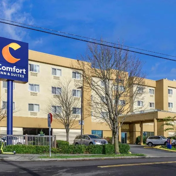 Comfort Inn & Suites Seattle North，位于肖尔莱恩的酒店