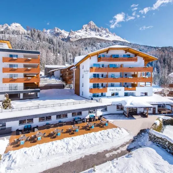 Hotel DAS ROYAL in Obereggen，位于奥贝雷根的酒店