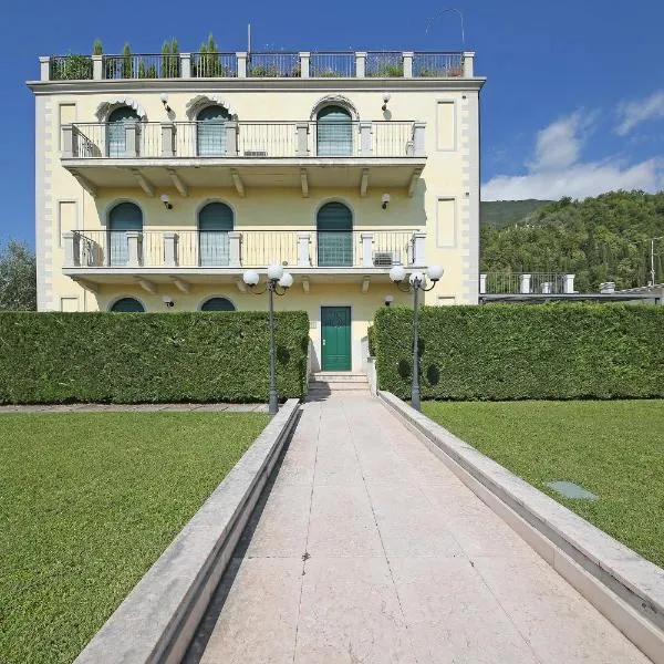Villa Bornico Marisa，位于托斯科拉诺-马德尔诺的酒店