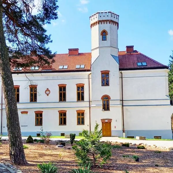Dobry Zakątek Dom Rekolekcyjny，位于康斯坦钦-耶焦尔纳的酒店