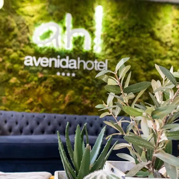 阿维尼达酒店，位于Pechina的酒店