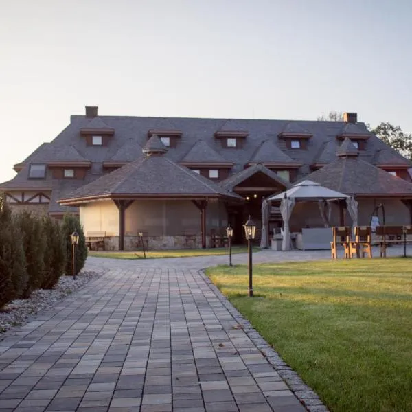 Hotel & Spa **** Kasztel Uniejów，位于Besiekiery的酒店