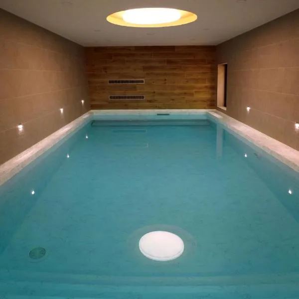 Hotel Smrž，位于Sepekov的酒店