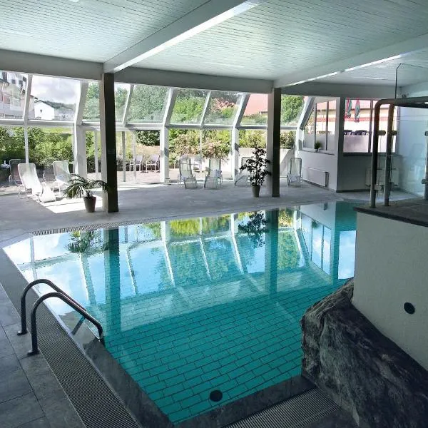 卡尼格斯霍夫阿瓦隆酒店，位于埃尔姆山麓克尼格斯卢特尔的酒店