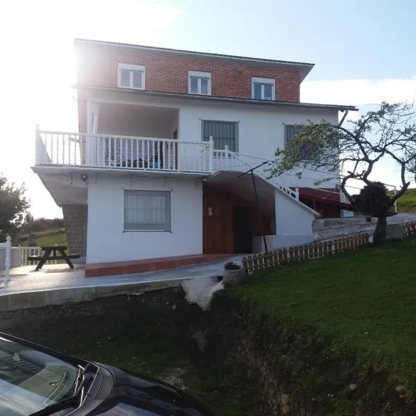 Apartamentos Santillán，位于圣维森特-德拉巴尔克拉的酒店