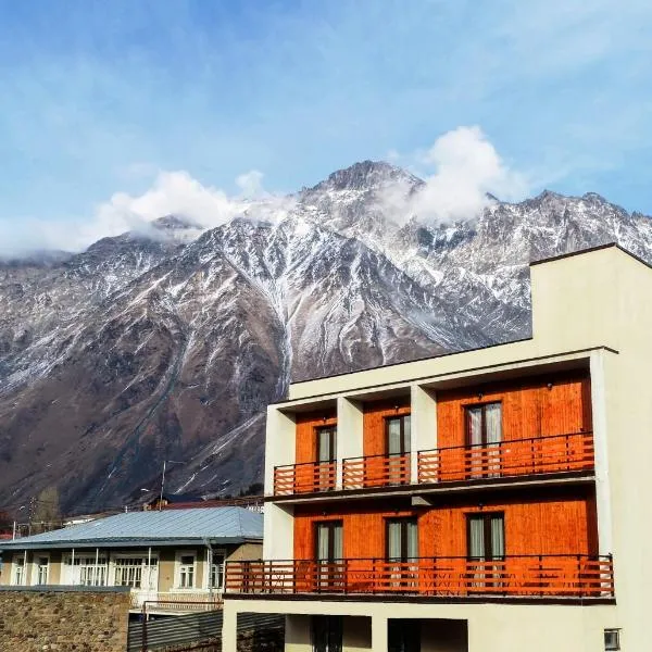 Eltisy Guest House，位于卡兹贝吉的酒店
