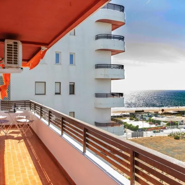 Apartamento nuevo junto a la playa , vistas al mar，位于蓬塔翁布里亚的酒店