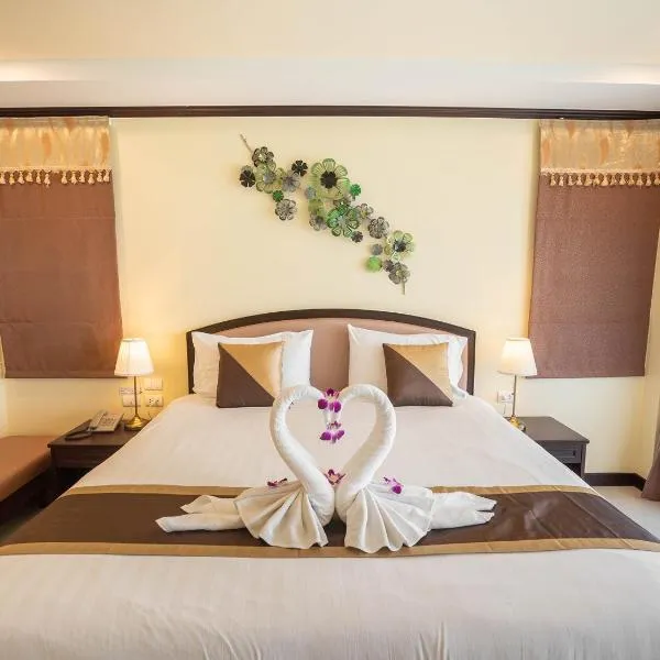 Baan Sailom Hotel Phuket - Sha Extra Plus，位于卡伦海滩的酒店