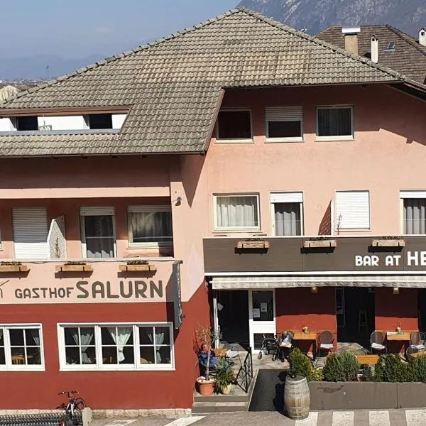 Albergo Gasthof Salurn，位于Rovere della Luna的酒店