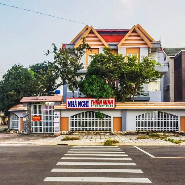 Nhà Nghỉ Thiên Minh，位于Giong Rieng的酒店