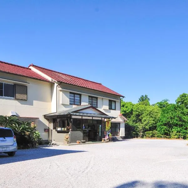 玉莫诺温泉日式旅馆，位于芸西村的酒店