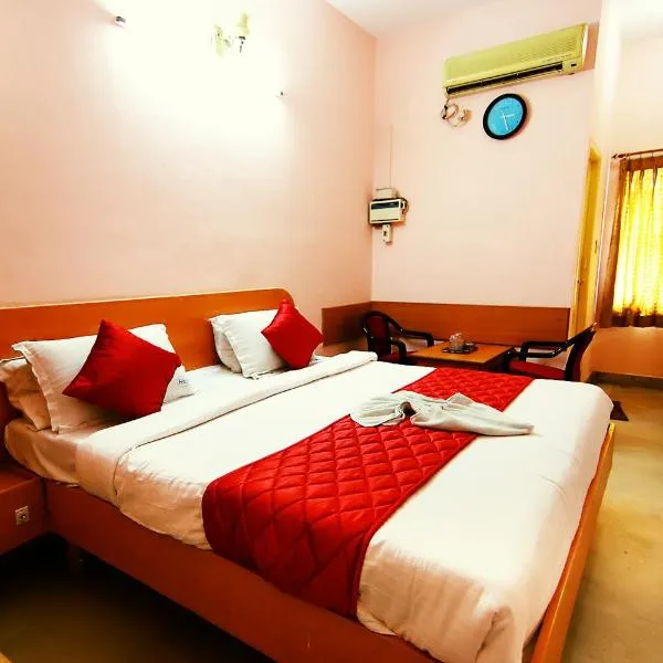 Hotel Kirthikaa Palace Salem，位于Rāsipuram的酒店