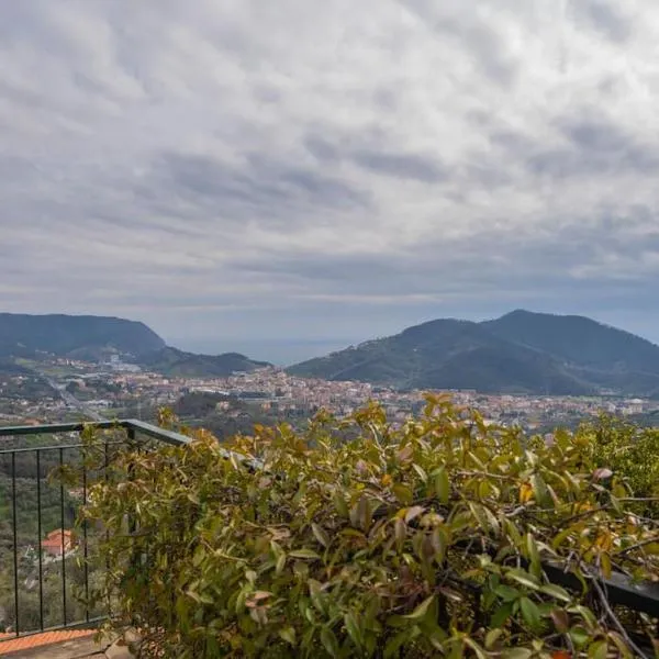031 - Casa Armonia Vista MARE Sestri Levante, Pace Natura，位于San Bernardo的酒店