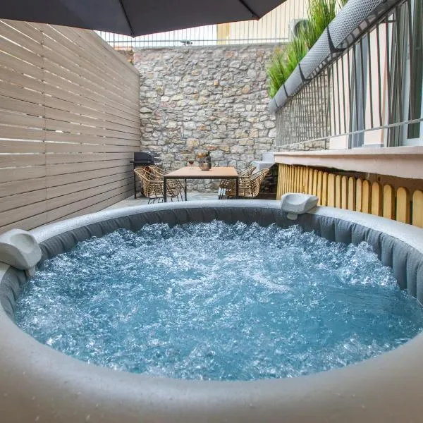 Lepanto Luxury Apartments GF，位于纳弗帕克托斯的酒店