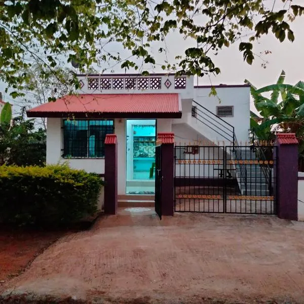 Yelagiri RAM Cottage @Home with kitchenette full，位于耶拉吉里的酒店