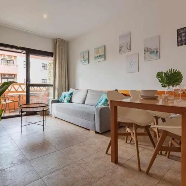 Apartamento 303 junto a la playa piscina y parking，位于蓬塔翁布里亚的酒店